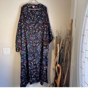 Amoureuse Plus size Floral Satin Caftan Nightgown Black Multicolor 5X